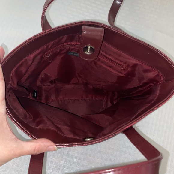 Victoria’s secret vegan leather bag - Picture 2 of 3